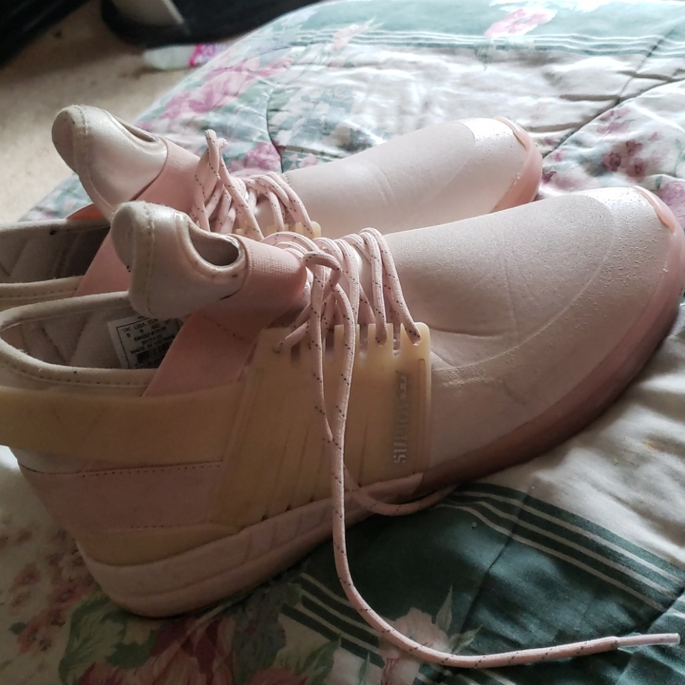 Supras - Picture 3 of 3